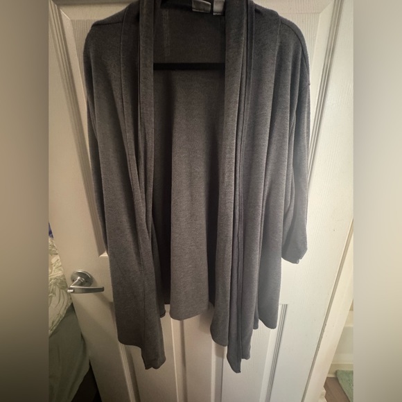 Cato 26/28 Gray Cardigan - Picture 1 of 3